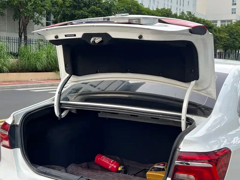 Roewe i6