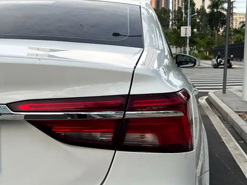 Roewe i6