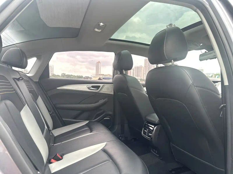 Roewe i6-max