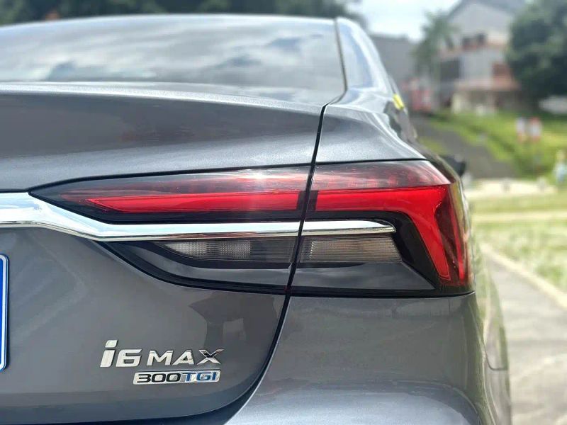 Roewe i6-max