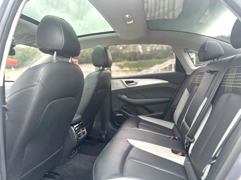 Roewe i6-max