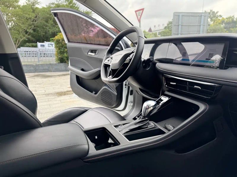 Roewe i5