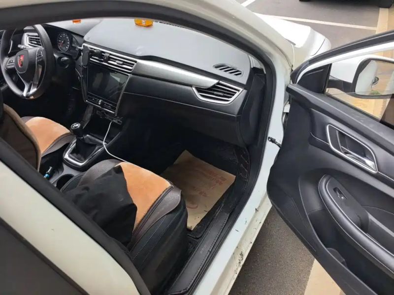 Roewe i5