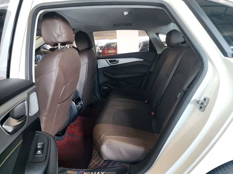 Roewe i6-max