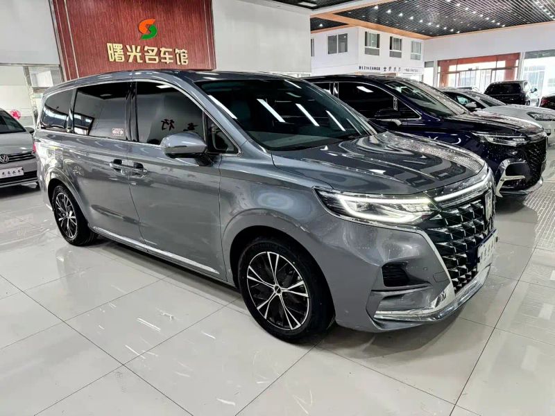 Roewe imax8