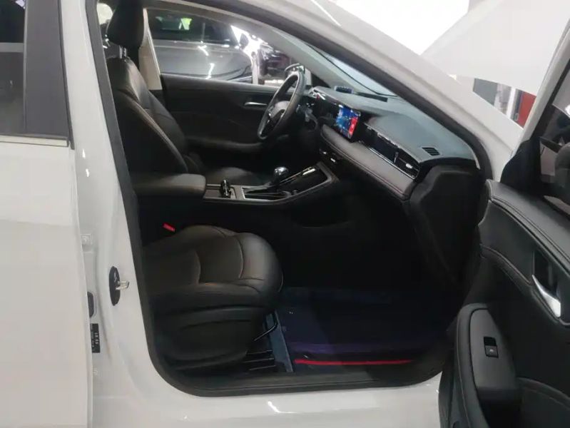 Roewe i5