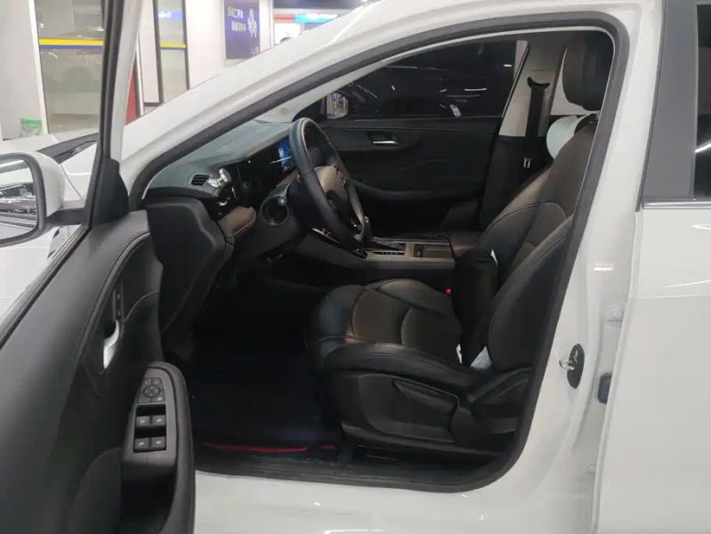 Roewe i5