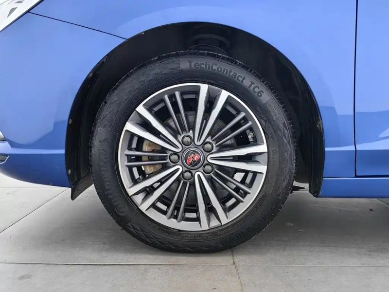 Roewe i5