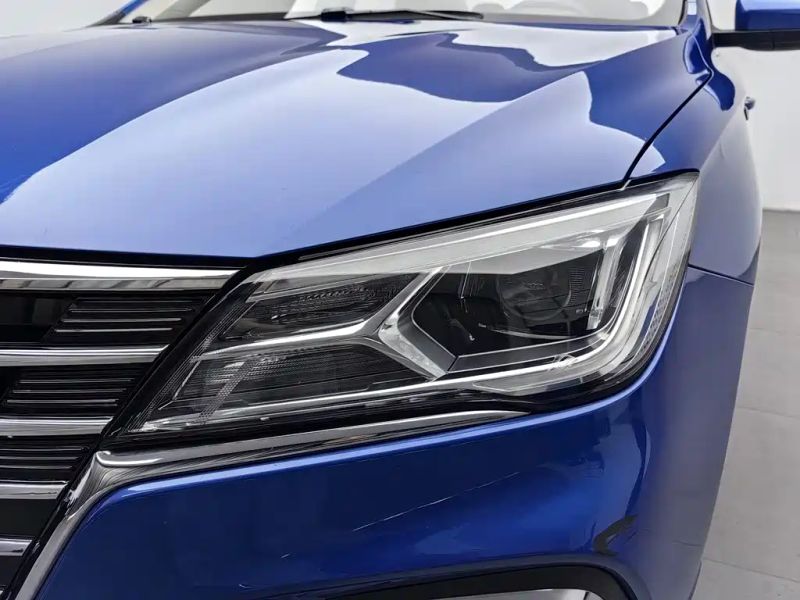 Roewe i5