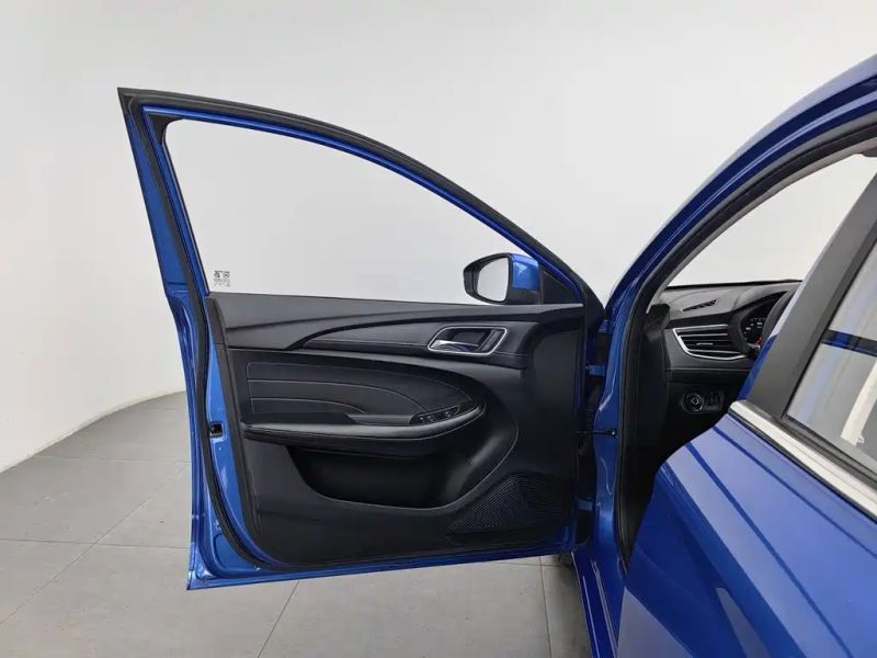 Roewe i5