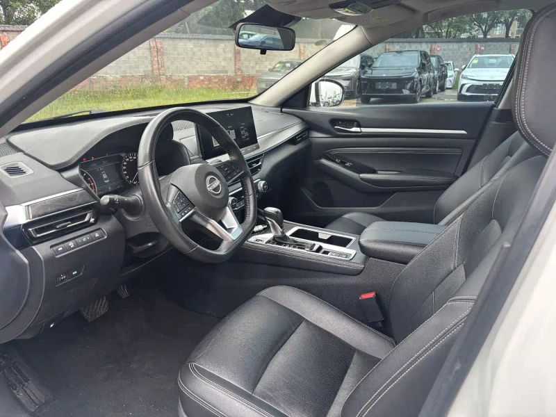 Nissan altima