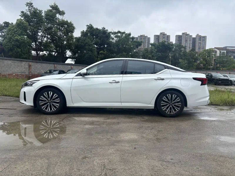 Nissan altima