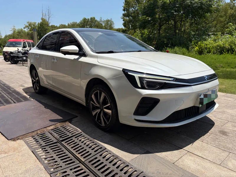 Roewe er6