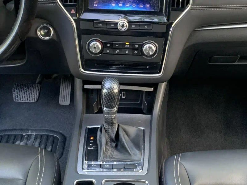 Roewe i6