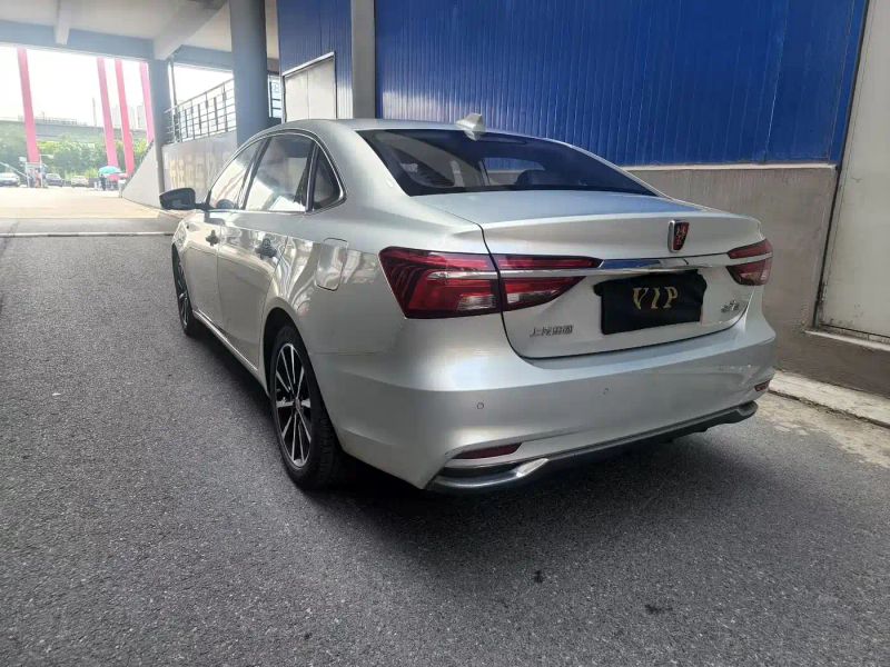 Roewe i6