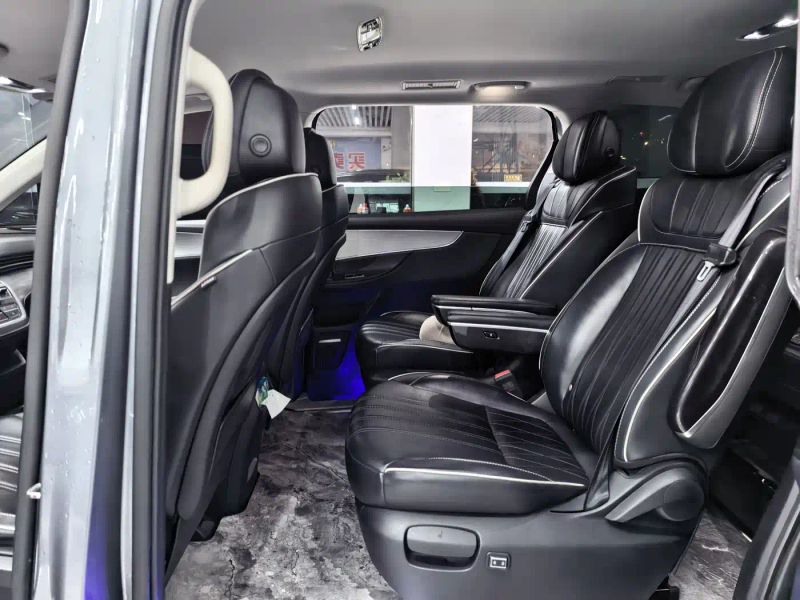 Roewe imax8