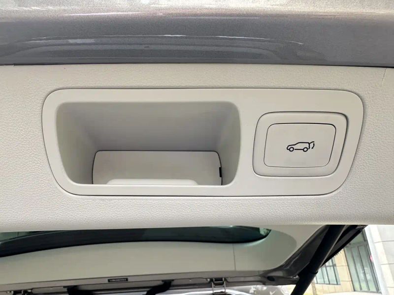 Roewe imax8
