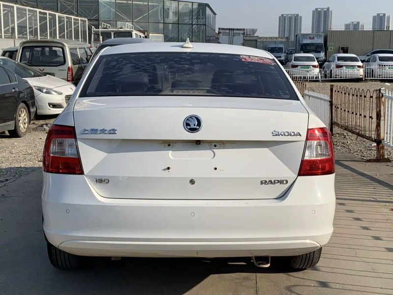 kemike sedan