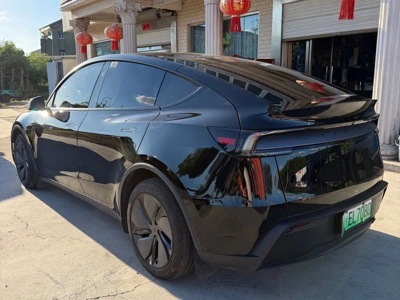 Tesla model-y