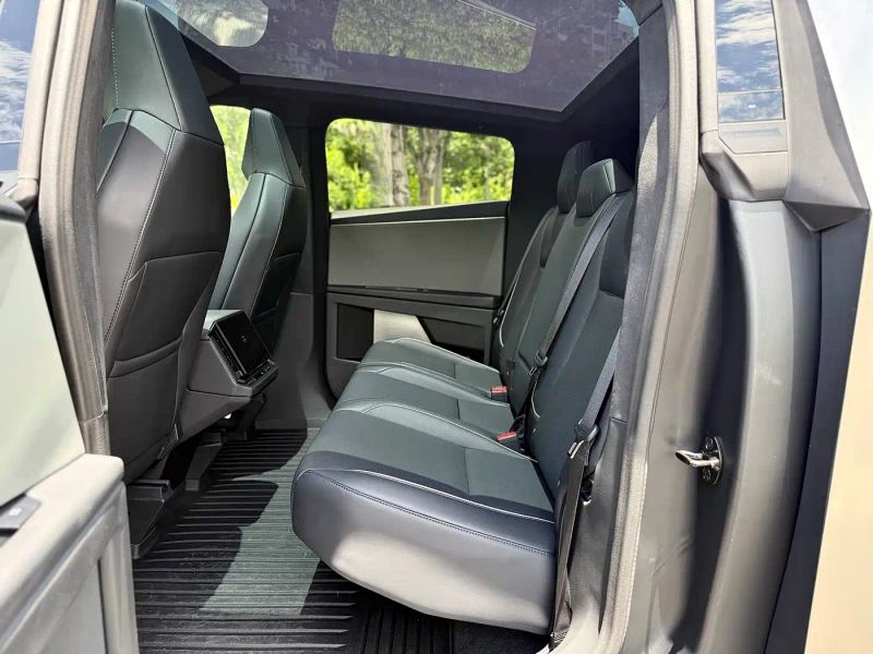 Tesla offroad-wagon
