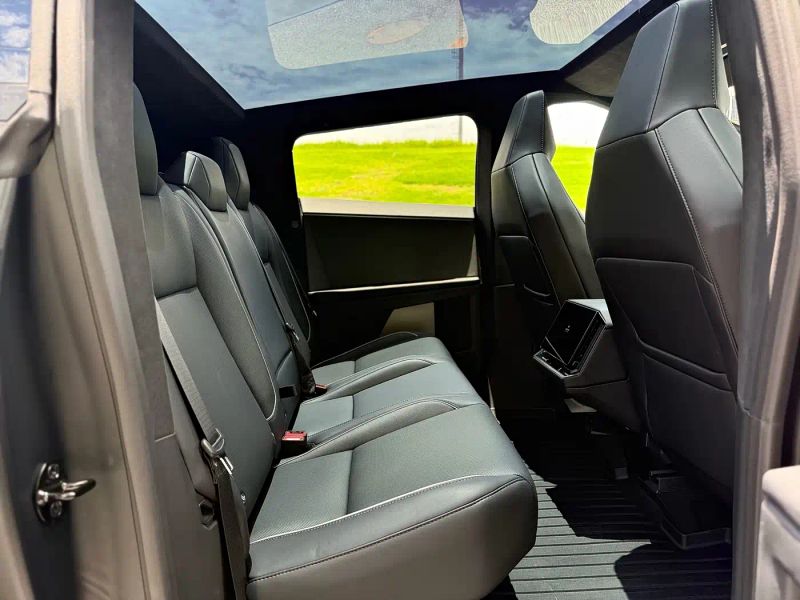 Tesla offroad-wagon