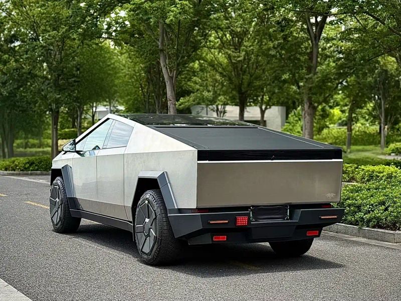 Tesla offroad-wagon