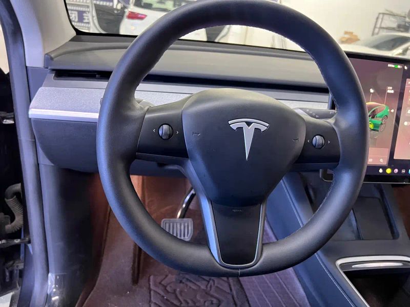 Tesla model-y