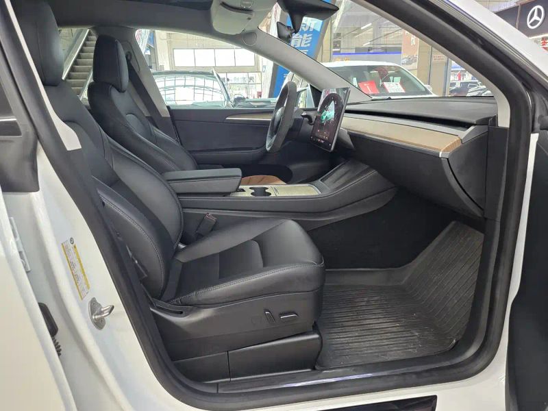 Tesla model-y