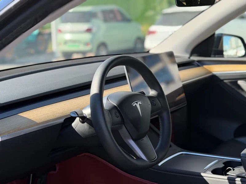 Tesla model-y