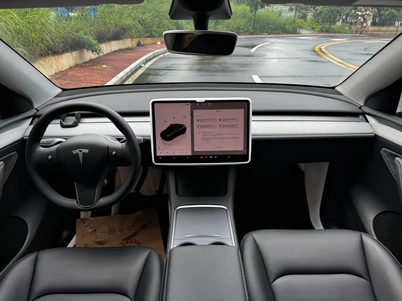 Tesla model-y