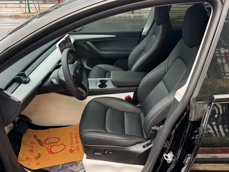 Tesla model-y