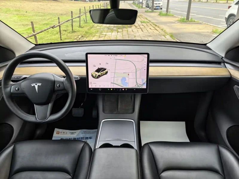 Tesla model-y
