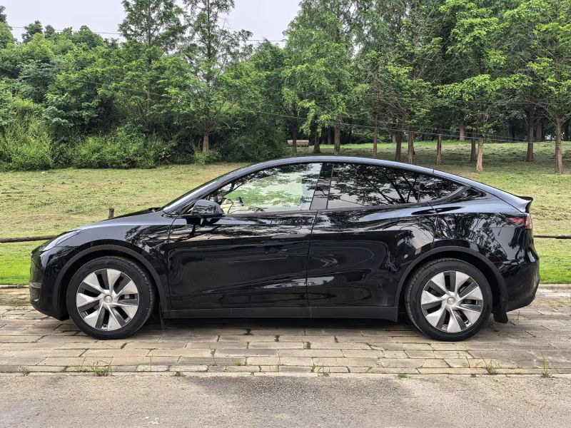 Tesla model-y