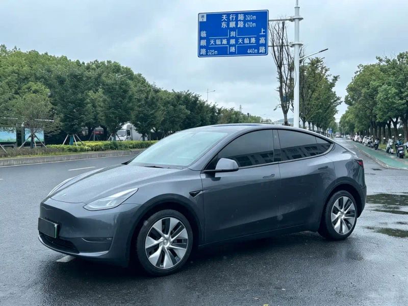 Tesla model-y