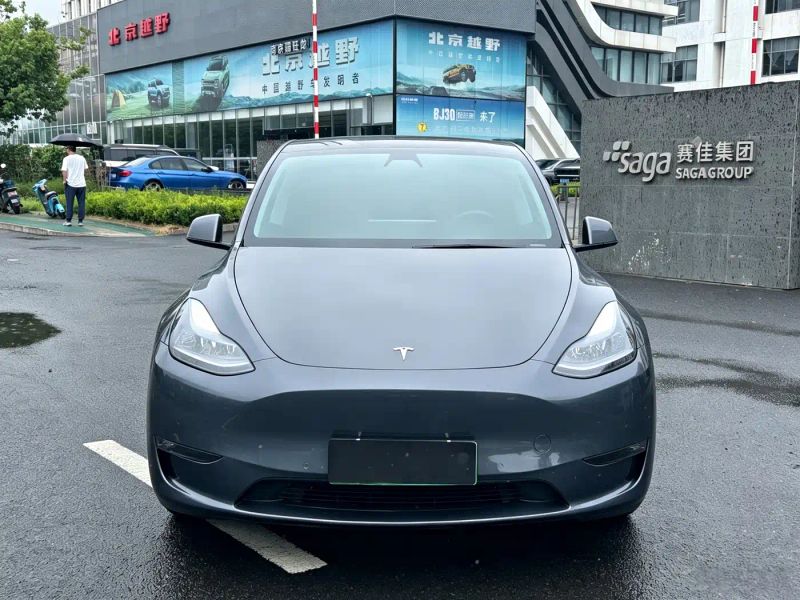 Tesla model-y
