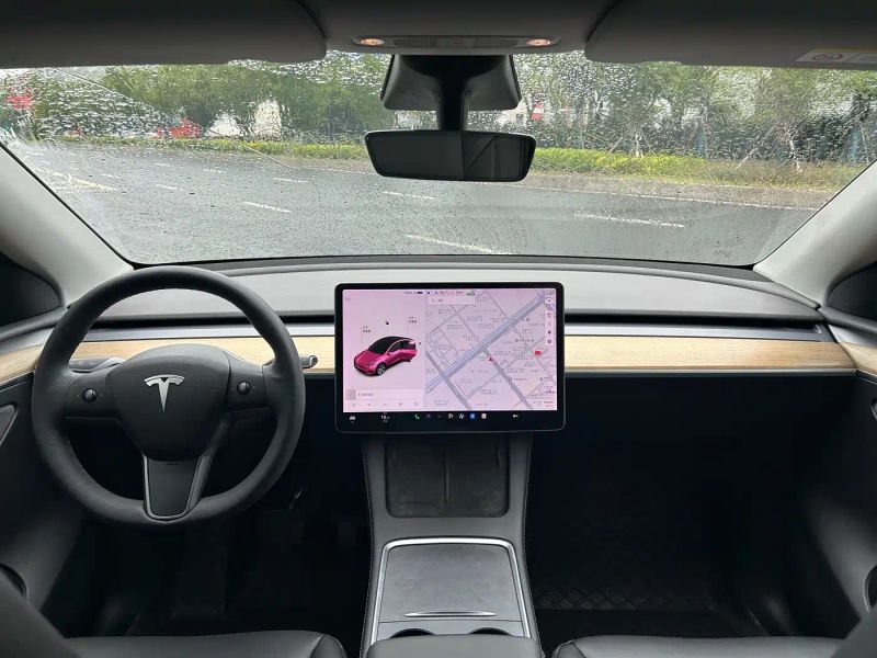 Tesla model-y