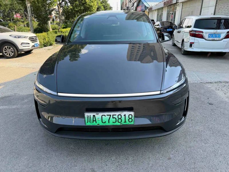 Tesla model-y