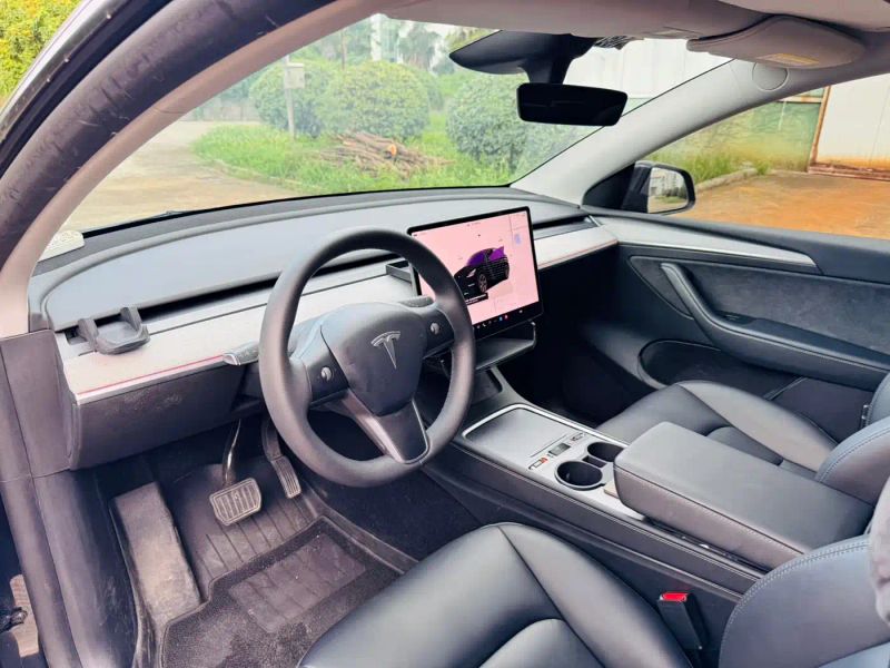 Tesla model-y