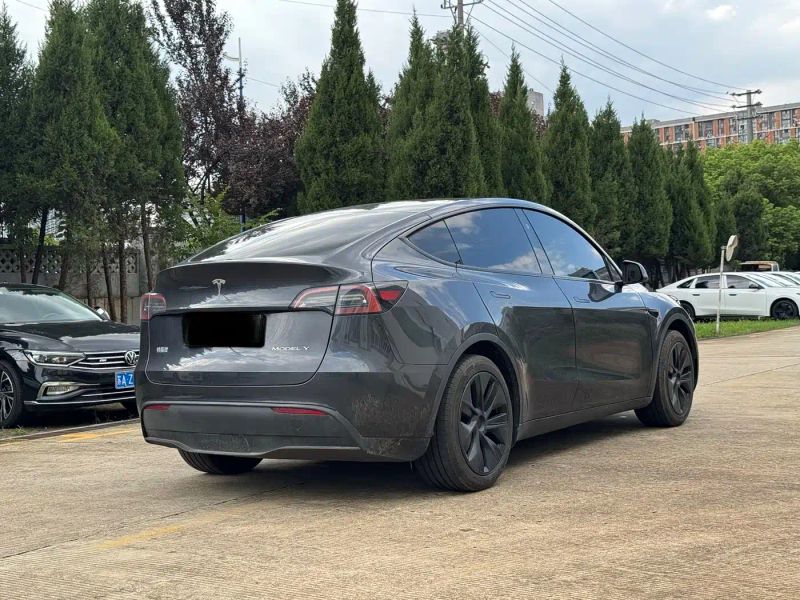 Tesla model-y