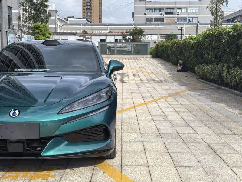 Denza z9