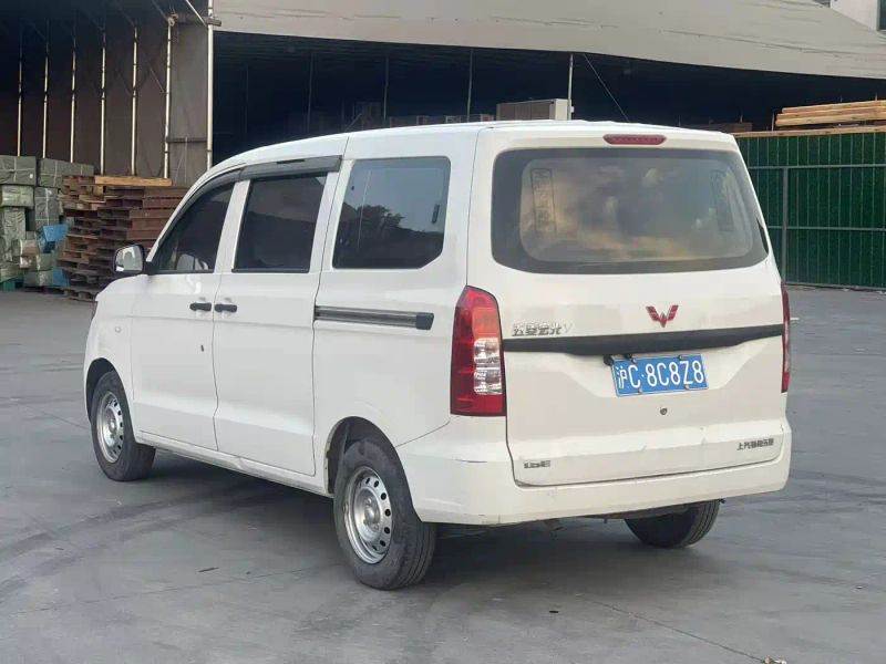 wuling hongguangv