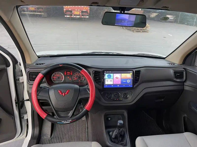 wuling hongguangv