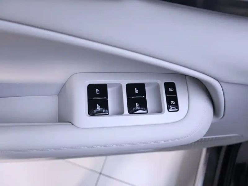 Volvo em90