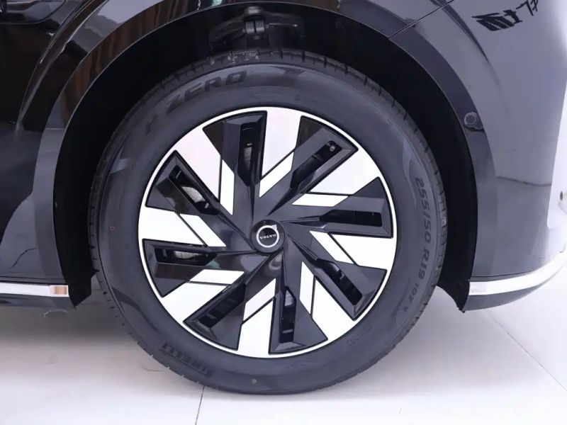 Volvo em90