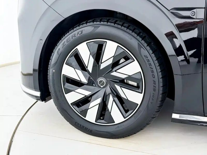 Volvo em90