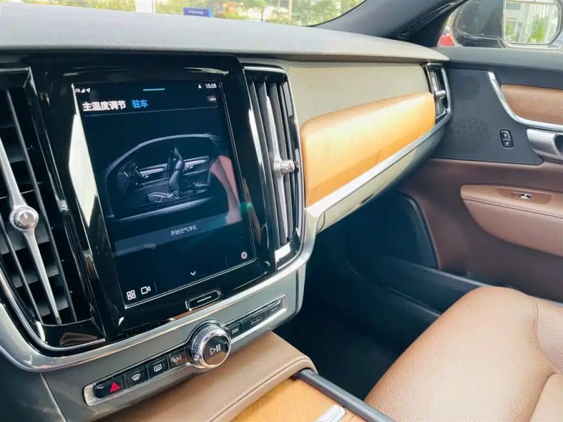 Volvo S90