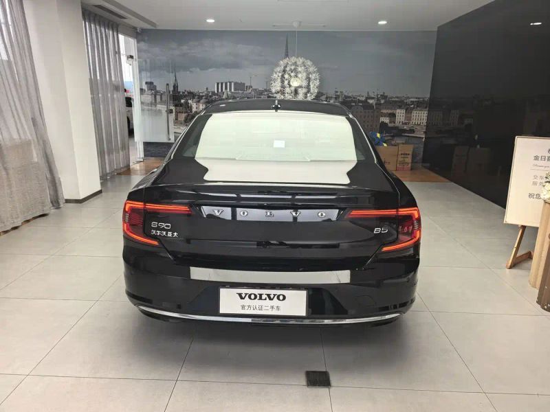 Volvo S90