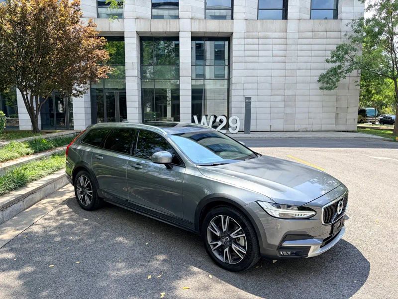 Volvo V90