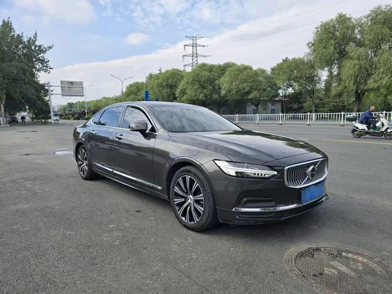 Volvo S90