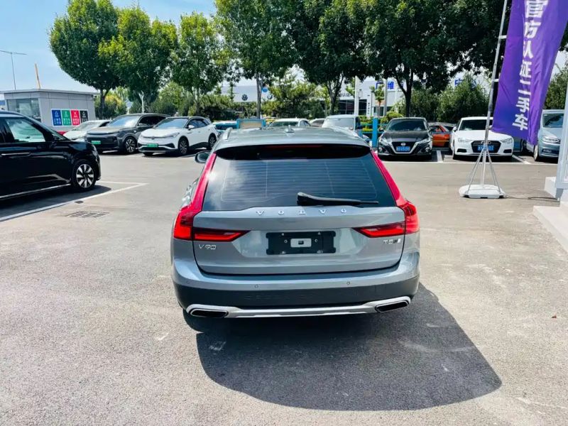 Volvo V90